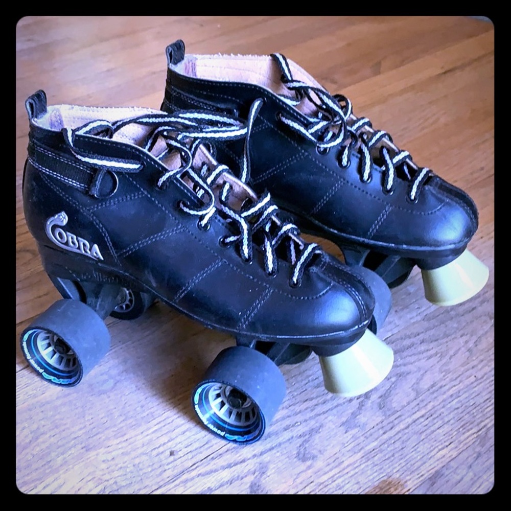 Cobra roller derby skates